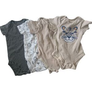 Bundle of Short Sleeve Onesie Bodysuit Baby Size 3 - 6 Months